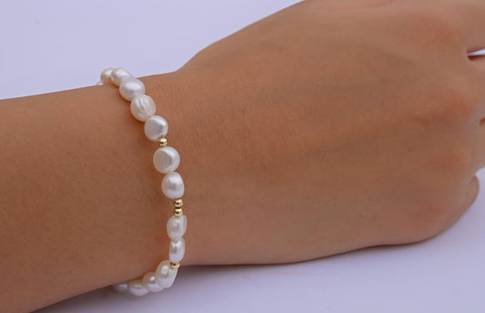 Elegance of the Pearl Bracelet